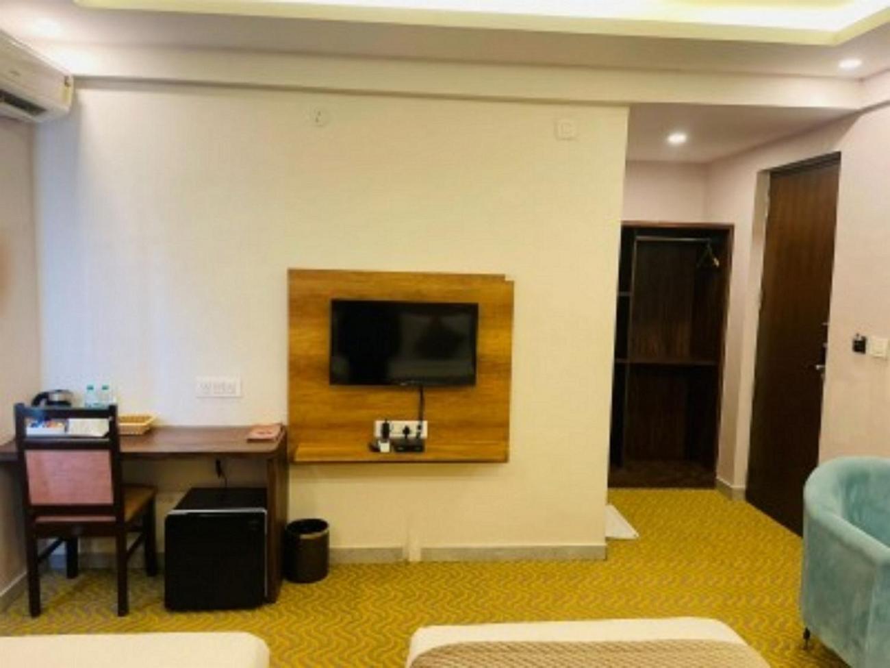 Vovo Hotels Yelahanka Exterior photo